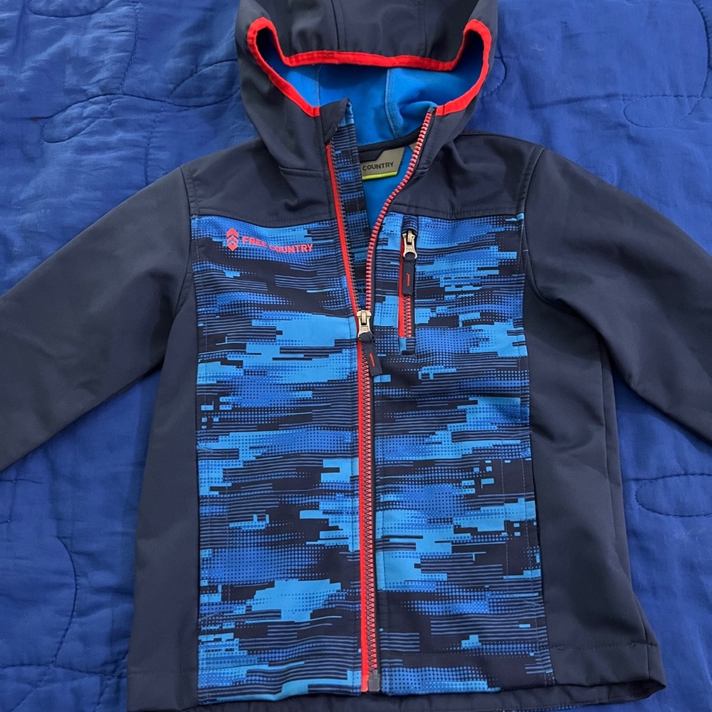 💵 3/25 💵 Boys size 4 Free Country Jacket